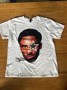 GILDAN Heavyweight Kobe Bryant Star Eye Graphic Tee Size Men's Large Y2K